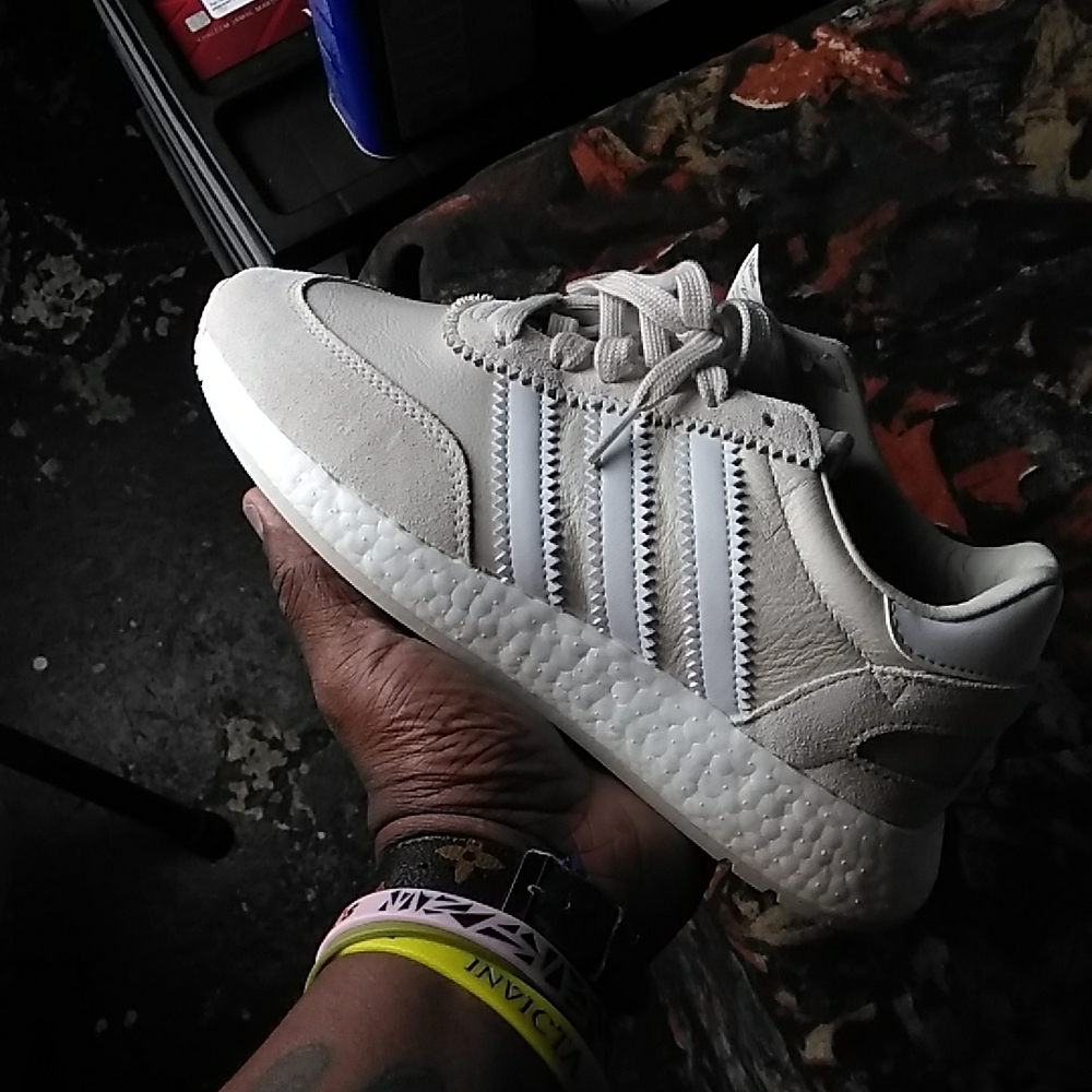 Adidas - Picture 3 of 5